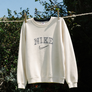 Nike Vintage Swoosh Sweater — Maat M